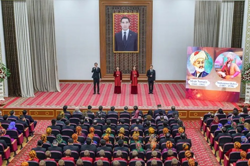 Aşkabat’ta Doğu’nun Ünlü Yazarları Anısına Edebiyat Etkinliği Düzenlendi