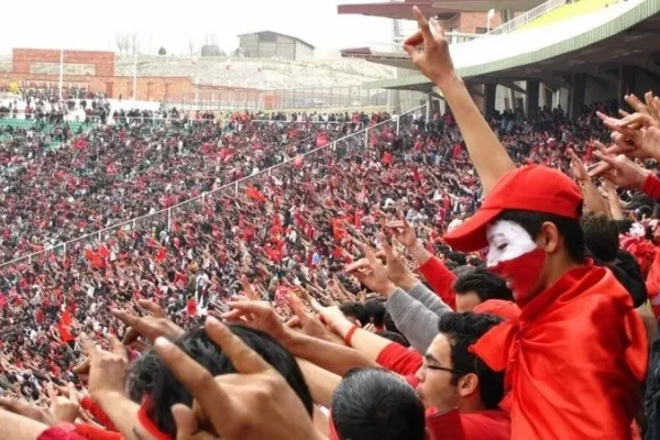 TEBRİZ’DE ZAFER SESLERİ: TRAKTÖR, SEPAHAN’I DEVİRDİ!